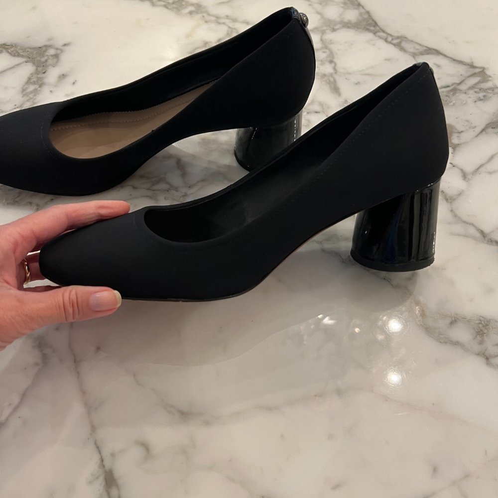 Donald J Pliner | "Camy" Black Crepe Elastic Pump Patent Heel |  Size 9.5M